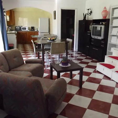 Casa De Ferias 度假居 *